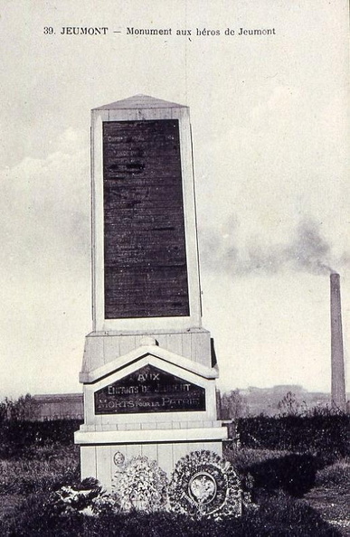 Ce monument aux Morts provisoire reste introuvable.
A ce jour personne ne peut nous donner d'informations quant à sa situation géographique ou de ce qu'il est devenu. Monument_001.jpg