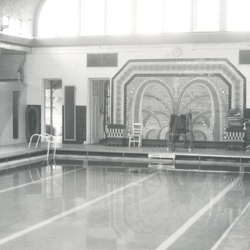 Ancienne piscine